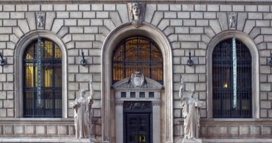 A FED elnökségi tag szerint a kriptopénzek nagyszerűek – a pénz eltüntetésere A FED elnökségi tag szerint a kriptopénzek nagyszerűek – a pénz eltüntetésere