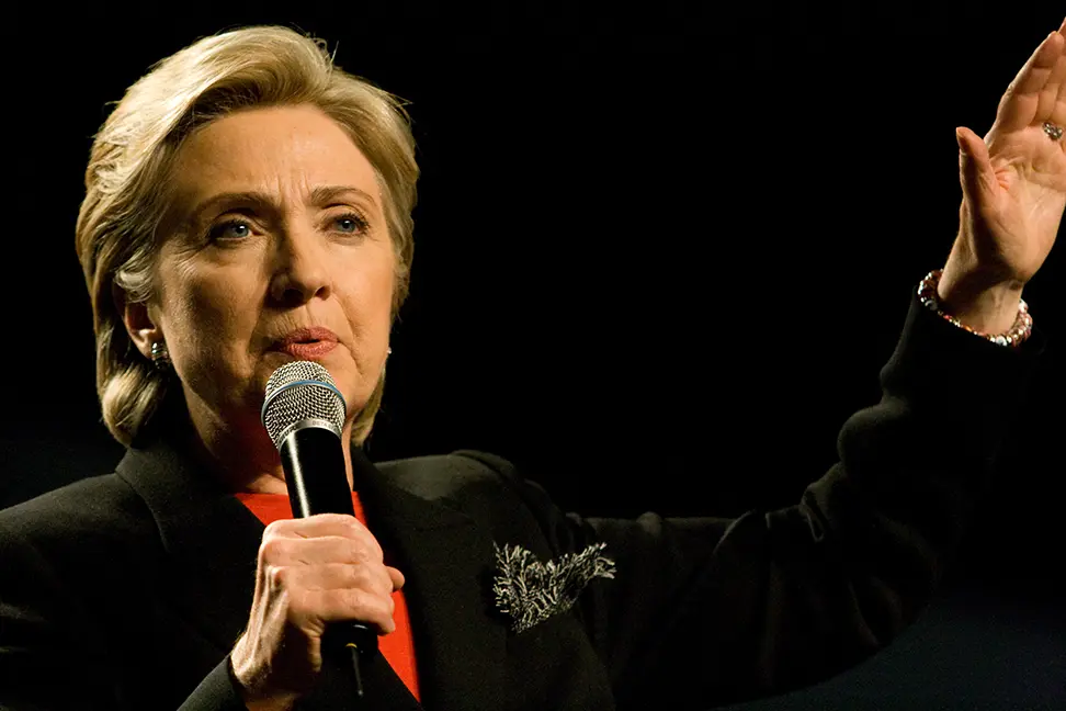 blokklánc technológia Hillary Clinton szerint felhasználható széles körben a privát és állami szférában