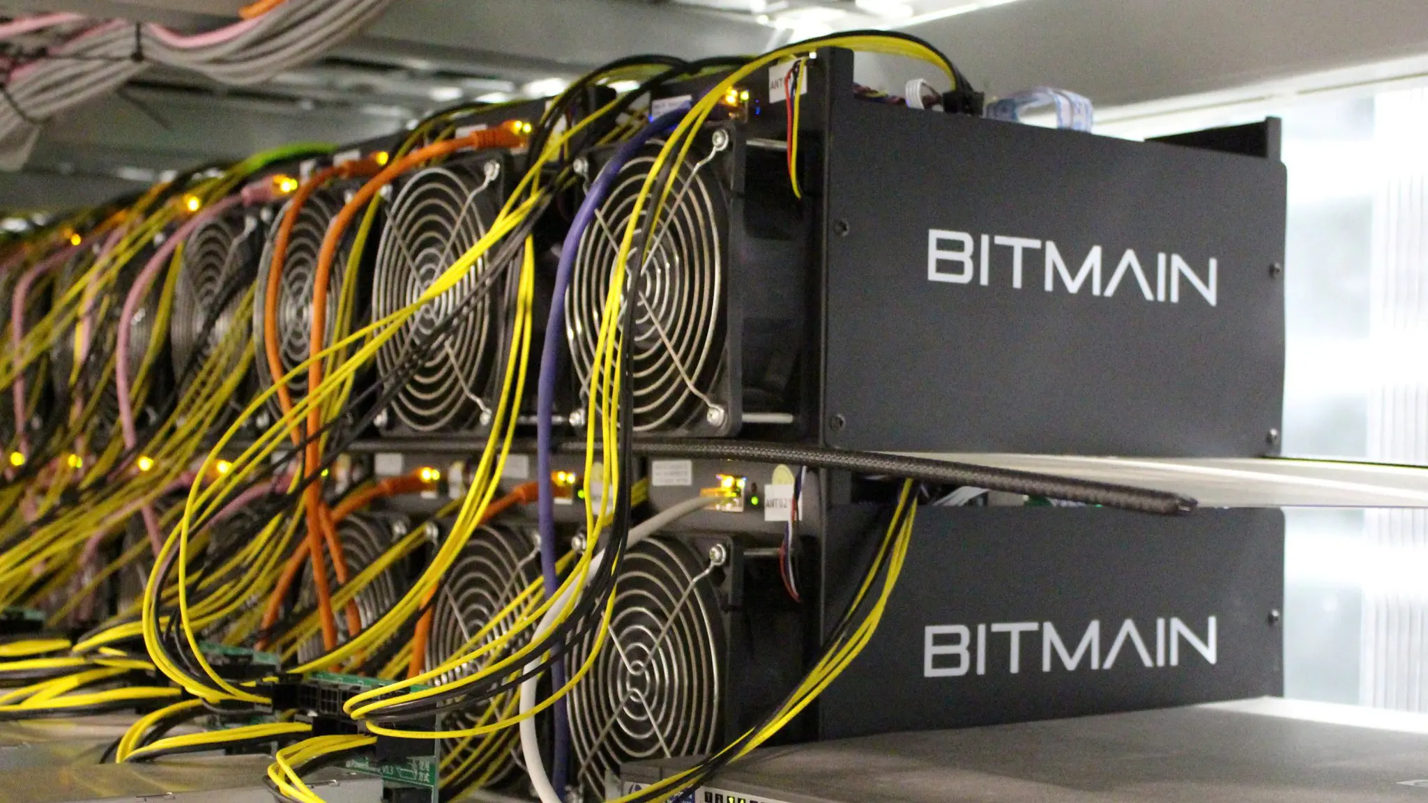 200 ezer kriptopénz-bányászgépet telepít a Bitmain Kínában