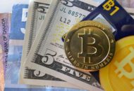 Itt az ideje annak, hogy bitcoin helyett szatosi legyen az elszámolási egység