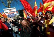 A spanyol BBVA bank 5000 számlát fagyasztott be figyelmeztetés nélkül, most rasszizmussal vádolják