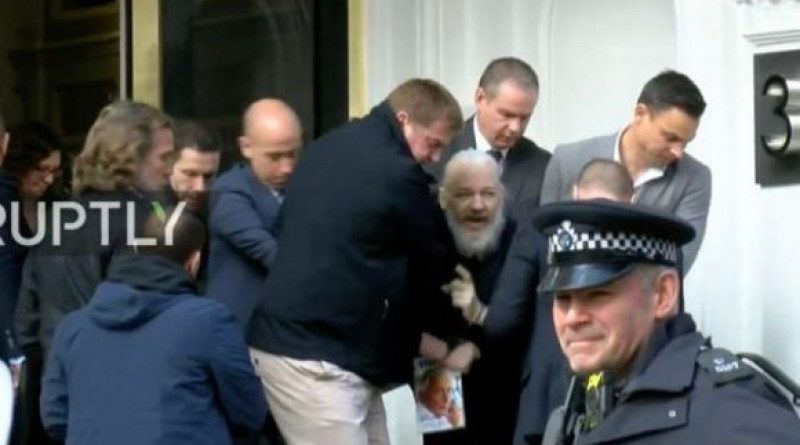 Őrizetbe vették Julian Assange-t, megindultak a bitcoin adományok a WikiLeaks felé Őrizetbe vették Julian Assange-t, megindultak a bitcoin adományok a WikiLeaks felé