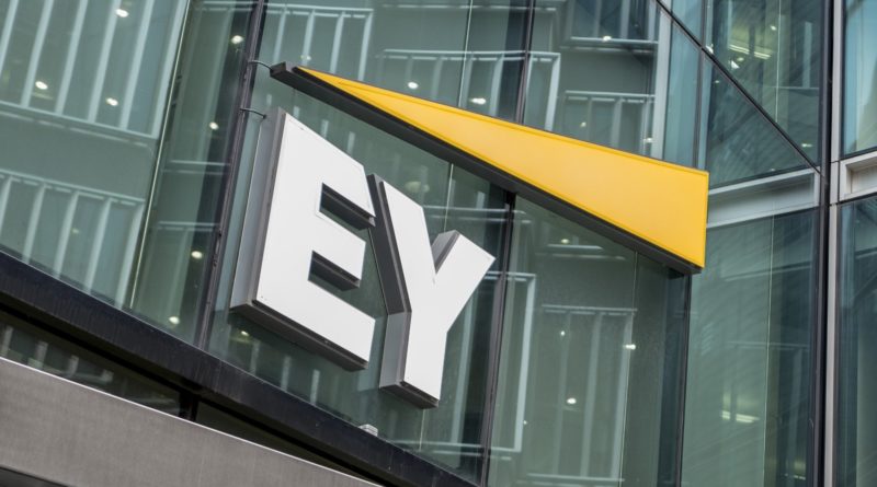 Az Ernst & Young se akar lemaradni: hibrid blokklánc hálózatot indít