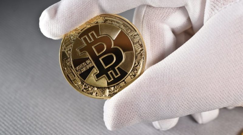 Újabb történelmi rekord: a bitcoin átlépte a 30 000 dollárt