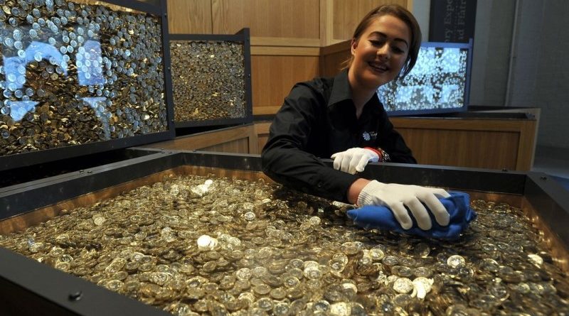 Az 1100 éves angol pénzverő font sterling mellett digitális érméket is nyomtat Az 1100 éves angol pénzverő font sterling mellett digitális érméket is nyomtat