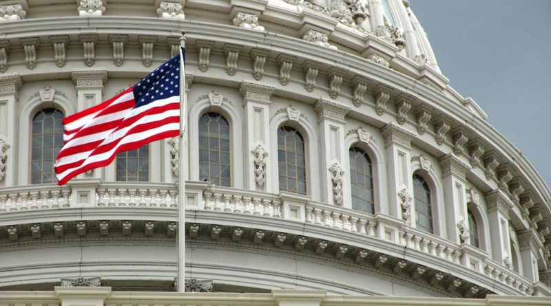 USA kongresszusi képviselő: A Facebook selejtezze ki a Librát