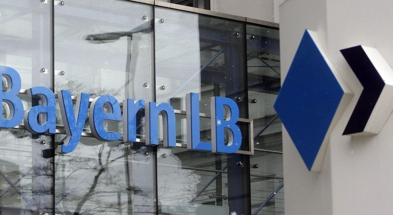 Hogy mik vannak?! Egy bank hívja fel a figyelmet a bitcoin előnyeire