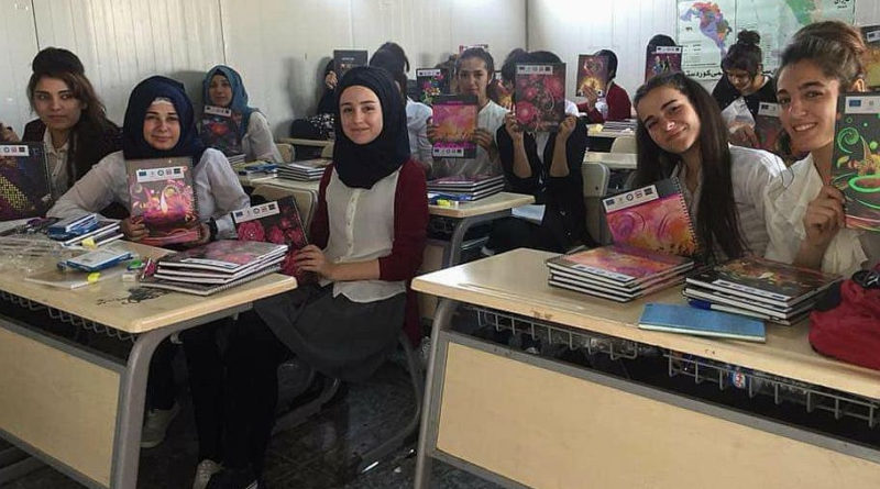 Greta Thunberg elbújhat e szíriai srác mögött