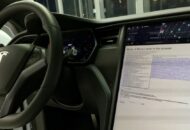 Garázs-hack: ezen a Teslán már Bitcoin teljes csomópont fut
