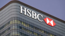 A HSBC 35 ezer embert bocsát el