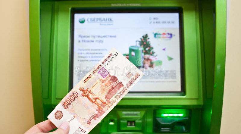Kriptovalutákba menekítik az oroszok a pénzüket: jobb mint a párnaciha