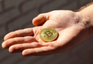 Emberi jogi szervezeteket támogatnának bitcoinnal