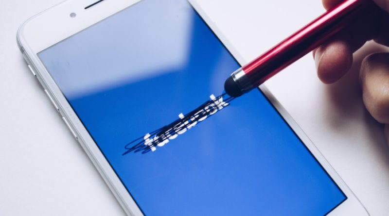 Kezdődik a Facebook-bojkott: egyre nagyobb márkák utasítják el az oldalt