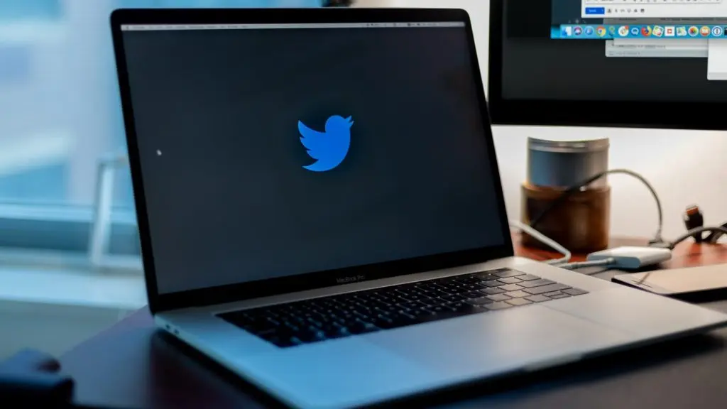 Twitter gyermekpornográfia