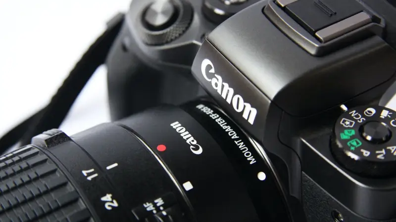 Már megint egy hackertámadás: 10 terrabyte adatot loptak el a Canon hálózatáról