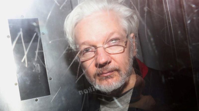 Tovább zajlik Julian Assange kiadatási kálváriája, életfogytiglanra ítélhetik