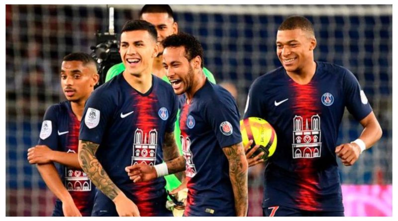 A Paris Saint Germain futballklub is fantasy futballra lovagol át