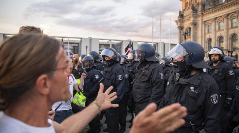 Német orvosok üzentek Merkelnek: Vessen véget a COVID hisztériának
