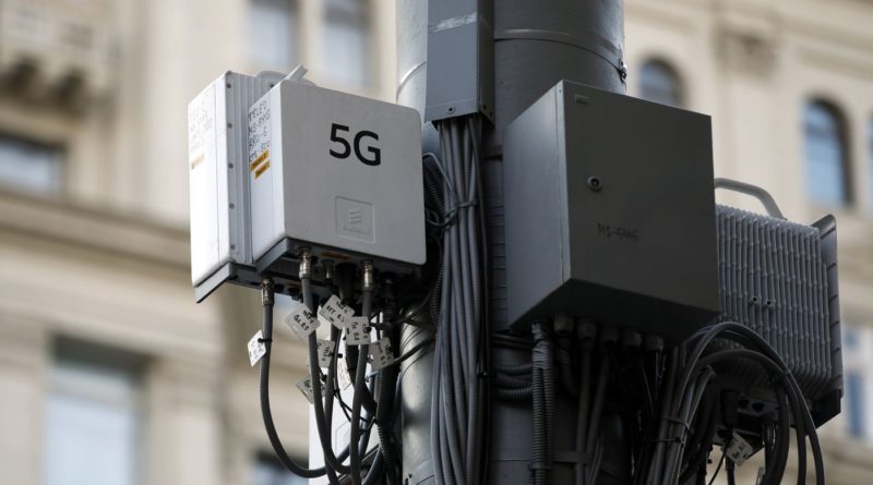 Veszélyben lehetnek az 5G tornyok a COVID-19 összeesküvés-elméletek miatt
