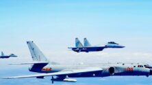A kínai légierő egy amerikai hadihajó megtámadását szimulálta