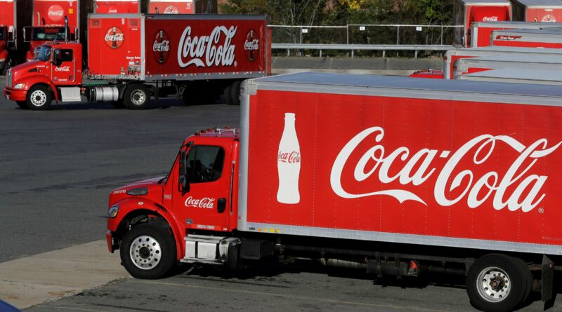 Rasszizmussal vádolják a Coca-Colát – nagy port kavart a “légy kevésbé fehér” kampány