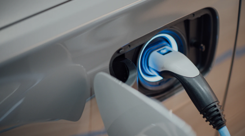 Újabb nagyvállalat lép be az elektromos autók piacára
