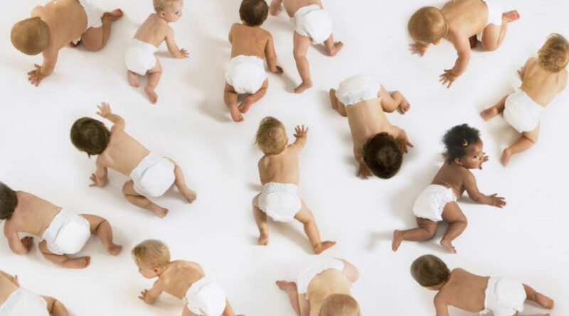 Parancsra állami szülési program indulhat, hiszen kell az olcsó munkaerő