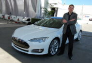 Dogecoint bányászna Tesla
