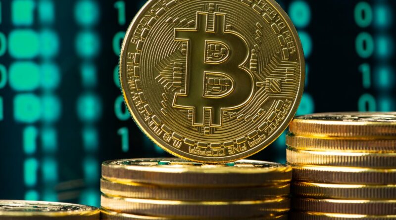 A bitcoin stabilan tart a 47000 dolláros ellenállási szint felé
