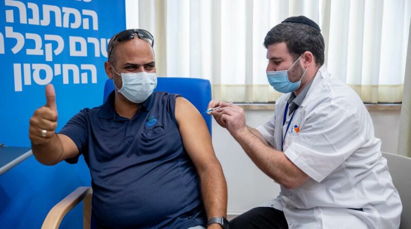 Izrael már a negyedik oltásra készül, ennek már sosem lesz vége?