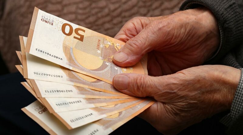 Megvonnák azoktól a nyugdíjat, akik nem hajlandók beoltatni magukat