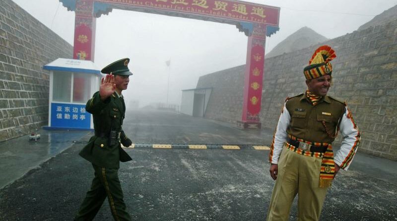 Megrázó videófelvételen, ahogy Kína fogságba ejti az indiai határőröket