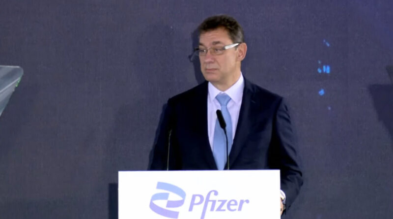 A Pfizer CEO bűnözőknek nevezte azokat, akik nem oltakoznak