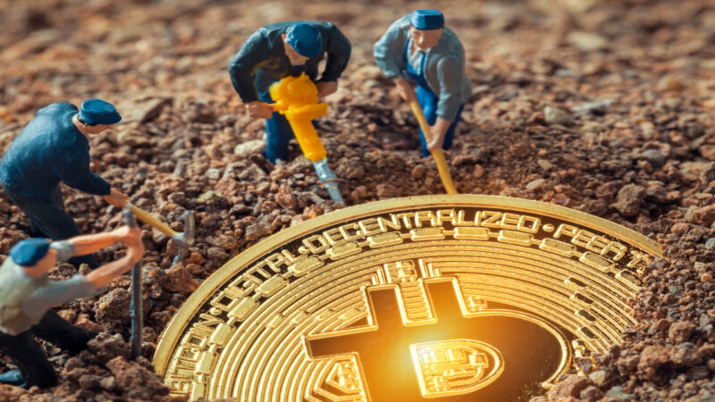 bitcoin bányászat profit vs. bányászat)
