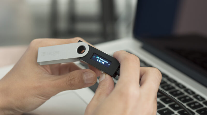 A Coinbase Wallet már a Ledger hardvertárcát is támogatja