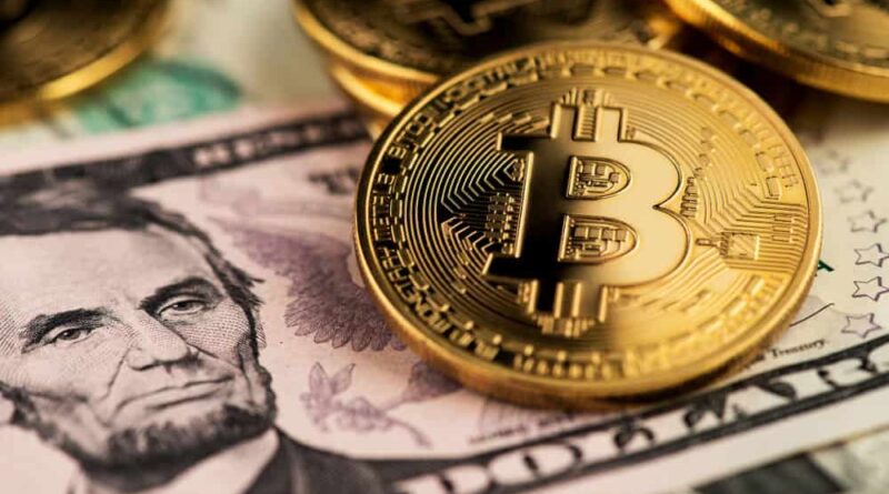 Több mint 97%-kal csökkent a dollár vásárlóereje a bitcoinhoz képest