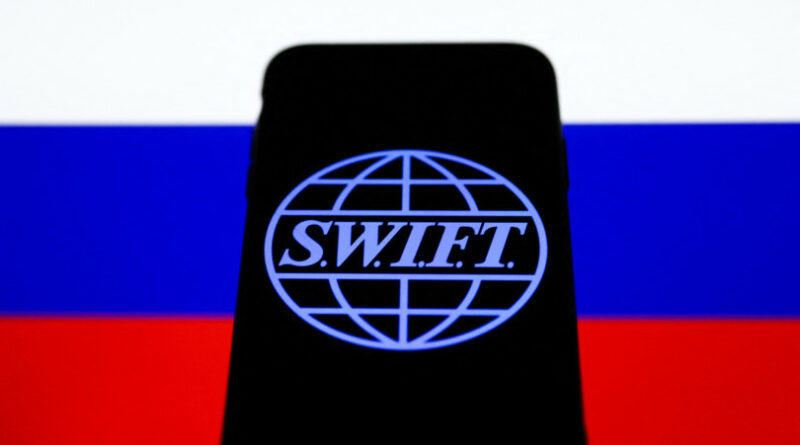 Mindenkinek fájni fog Oroszország SWIFT-ből való kizárása