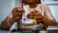 Nigériában is mélyrepülésben van a helyi fizetőeszköz