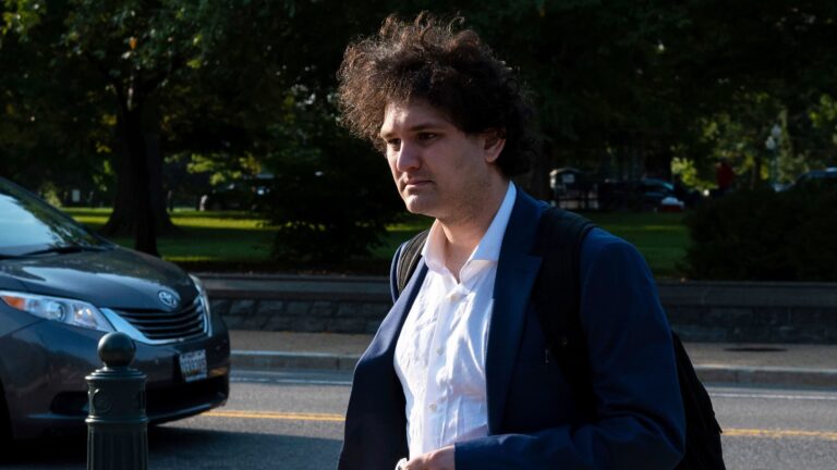 A kriptokirály új luxusbörtönbe került: vízparton, jogi könyvár mellett kell eltöltenie 25 évet?!