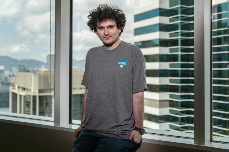 Sam Bankman-Fried segít az FTX befektetőinek a hírességek elleni perekben