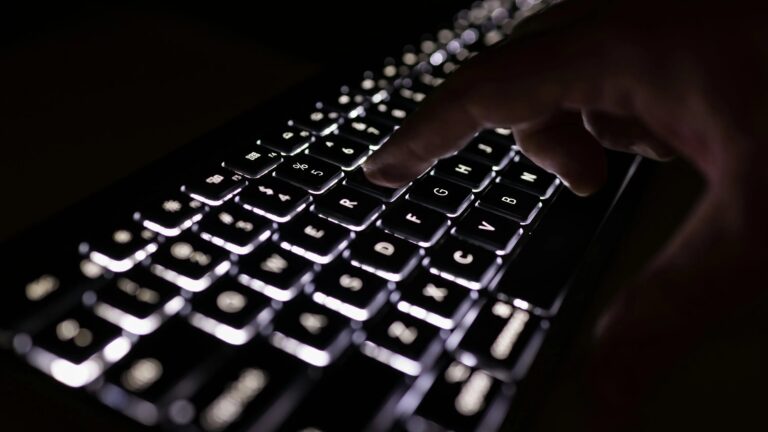 Itt a válasz a MiCA szabályozásra: érkezik a „sötét stabilcoinok” kora Itt a válasz a MiCA szabályozásra: érkezik a „sötét stabilcoinok” kora