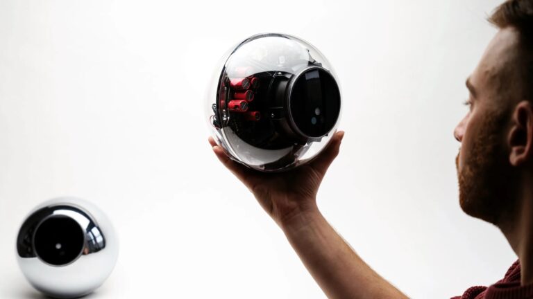 Írisz-szkenneléssel ellenőrizné a felhasználókat egy népszerű platform – kirobbanó vita lett belőle Írisz-szkenneléssel ellenőrizné a felhasználókat egy népszerű platform – kirobbanó vita lett belőle