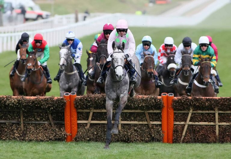 A Solana áll a júniusi dobogó élén a bevételek és hálózati aktivitás terén A Solana áll a júniusi dobogó élén a bevételek és hálózati aktivitás terén