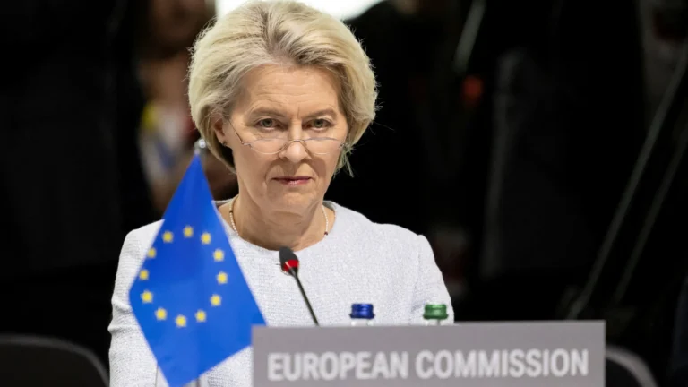 A parlament megkerülésével akarja áttuszkolni a chatkontroll törvényt az EU-elit