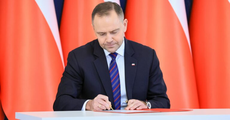 A lengyel elnök megvétózta a drákói szigorúságú kriptotörvényt