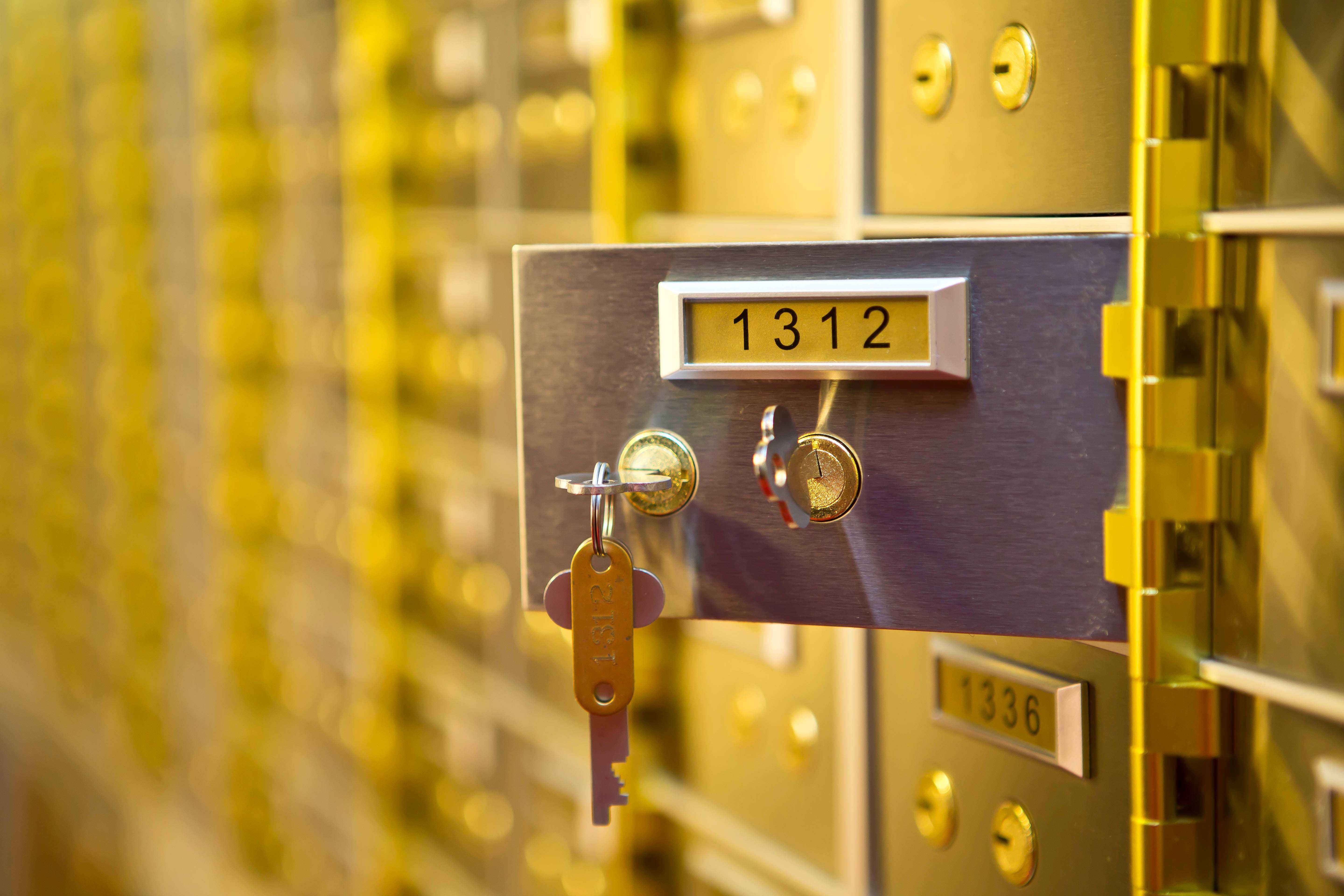 Box_safe_open_close_up (1)